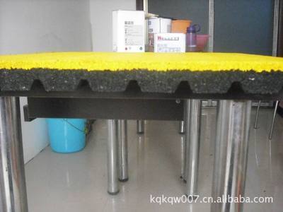 【特賣廣場專用T型溝槽防滑耐磨磚】價格,廠家,圖片,塑料、塑膠、橡膠地板,魏縣鳴仁橡膠制品mdash;&mdash;銷售一部-